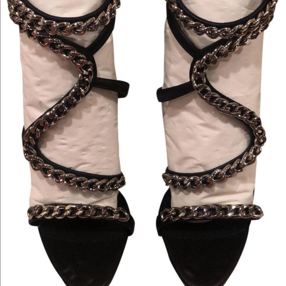 New w/tags Giuseppe Zanotti Sandals w/chain design